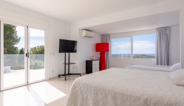 Resa estates Ibiza san Jose te koop villa main  bedroom and views.jpg